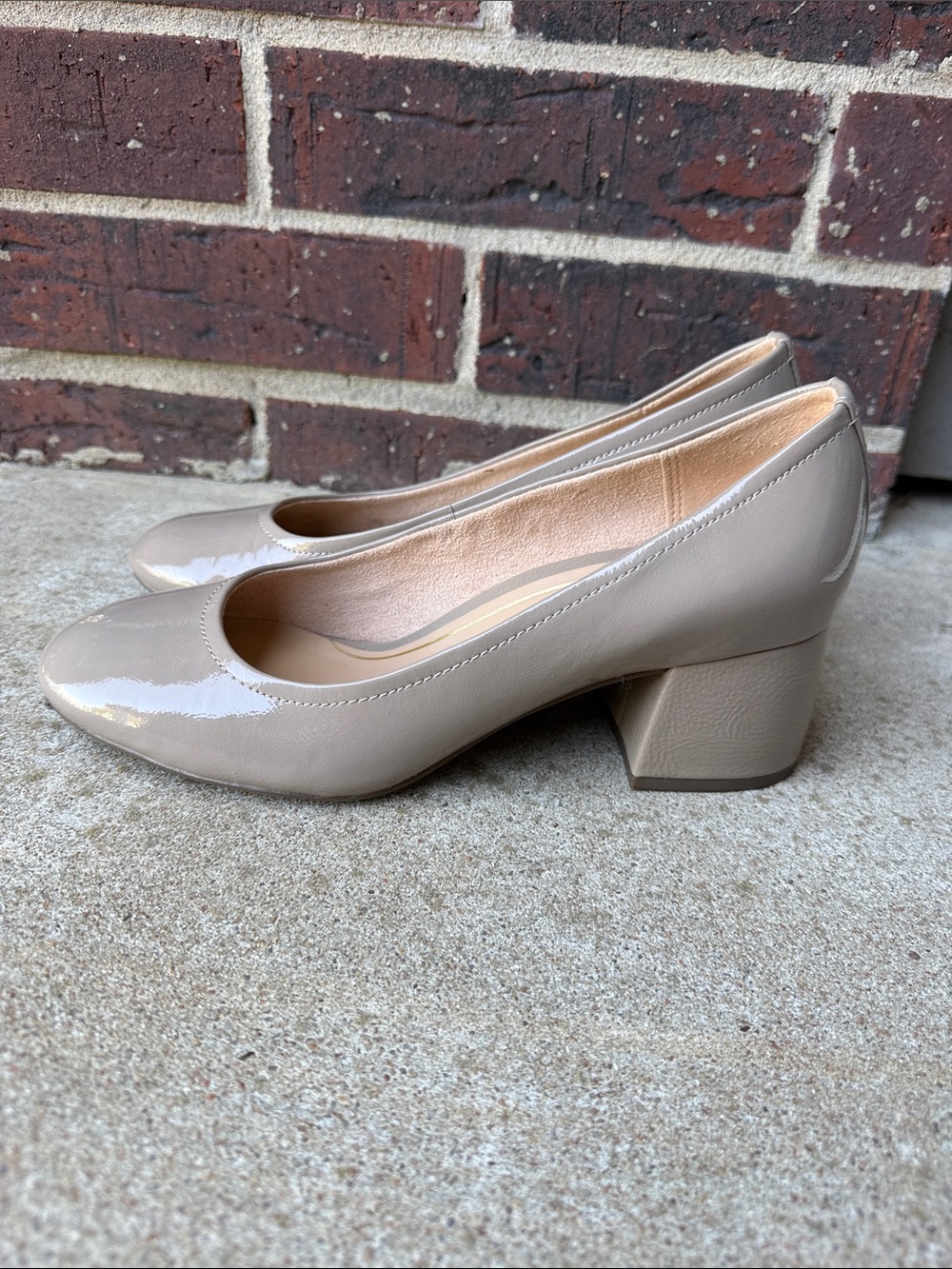 Vionic Carmel Patent Block Heel Pumps in Taupe - Picture 5 of 9